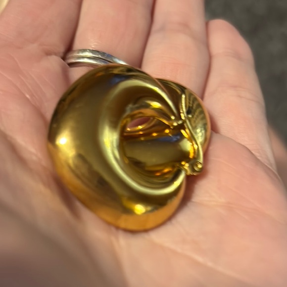 NWOT Gold Crescent Hoop Earrings - Picture 8 of 8